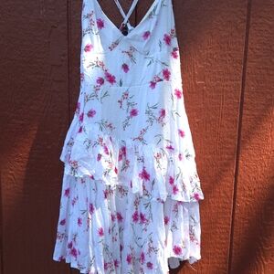 Chic Floral Mini Dress in White and Pink